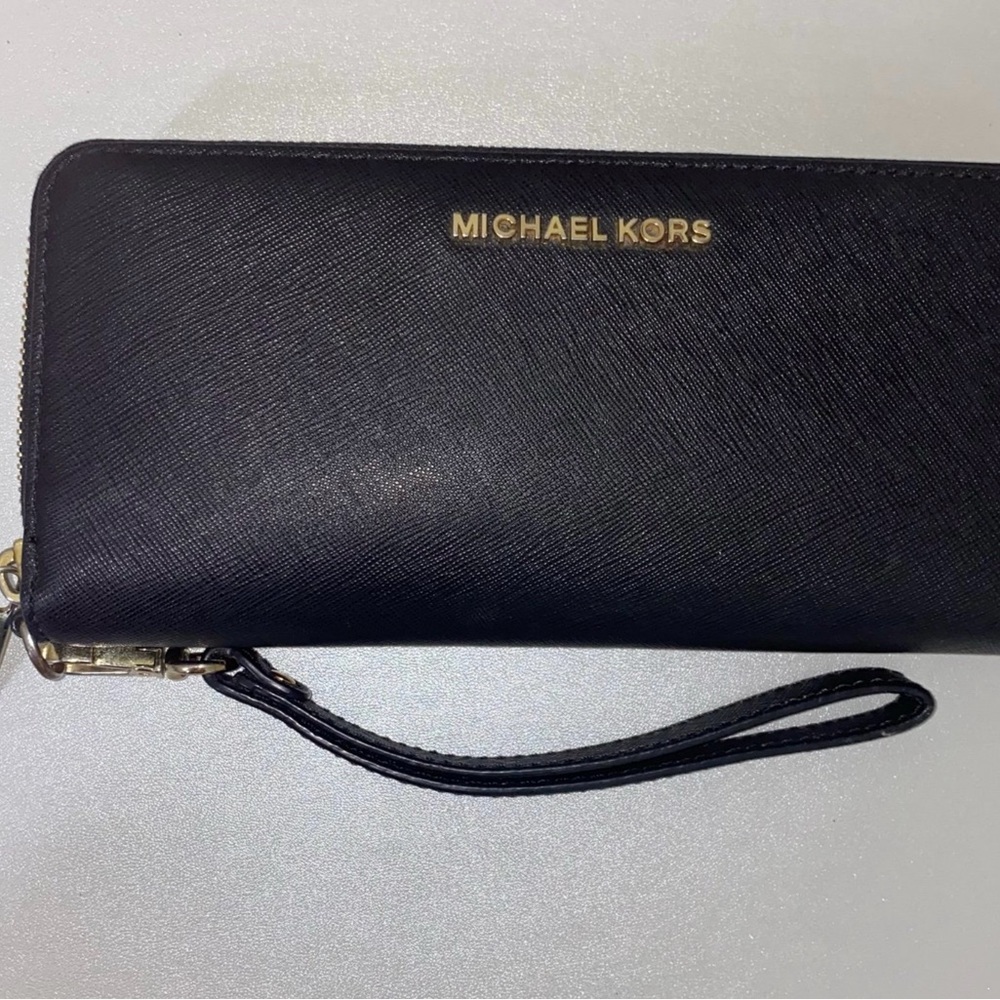 Michael Kors Jet Set Signature Multifunction Wristlet - Black, Large